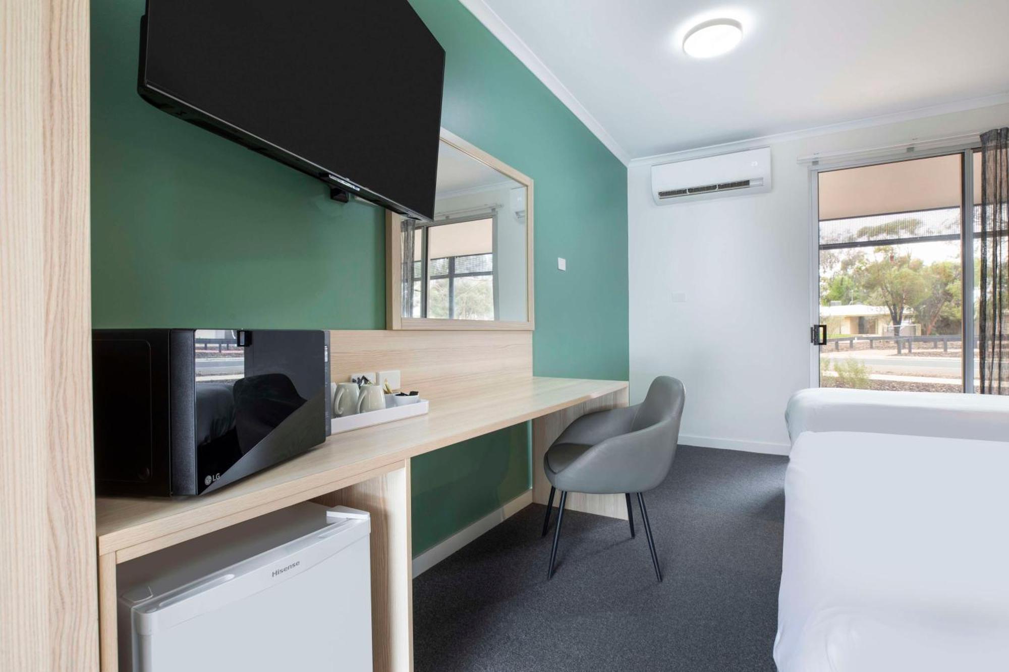 Nightcap At Roxby Downs Motel Екстериор снимка