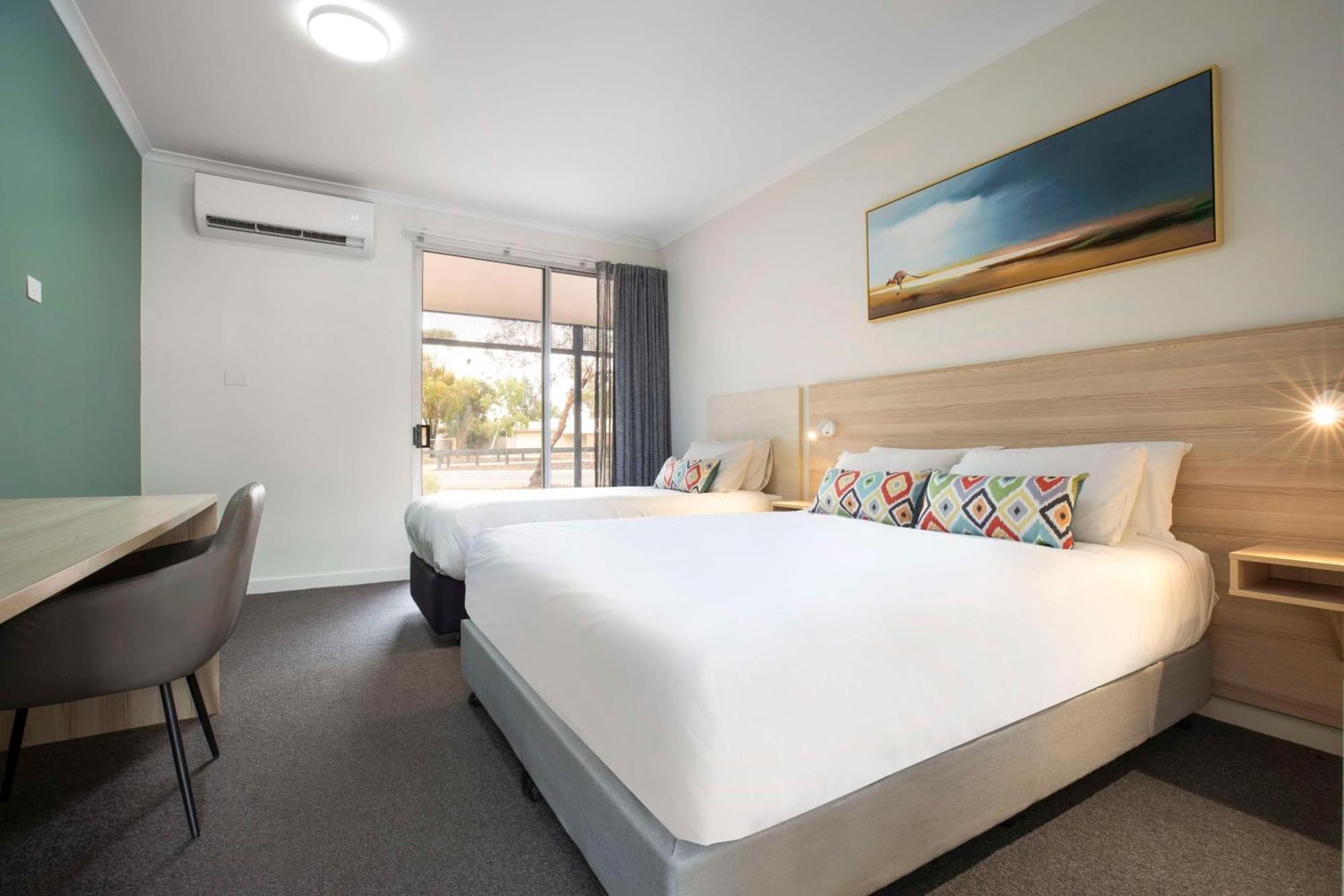 Nightcap At Roxby Downs Motel Екстериор снимка